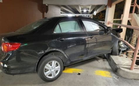 Car crashes fleeing police at San Jose State campus garage